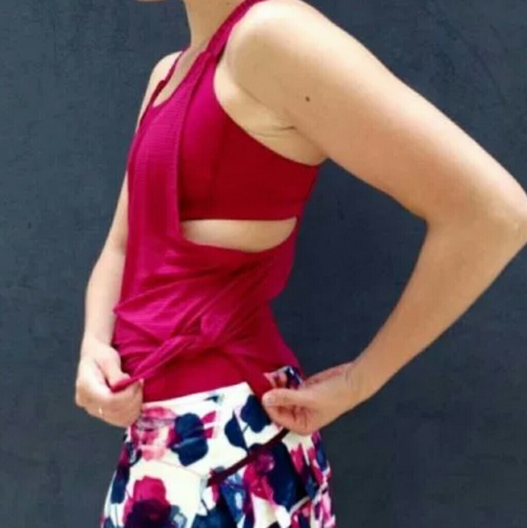 Lululemon Stash it tank - Picture 2 of 8